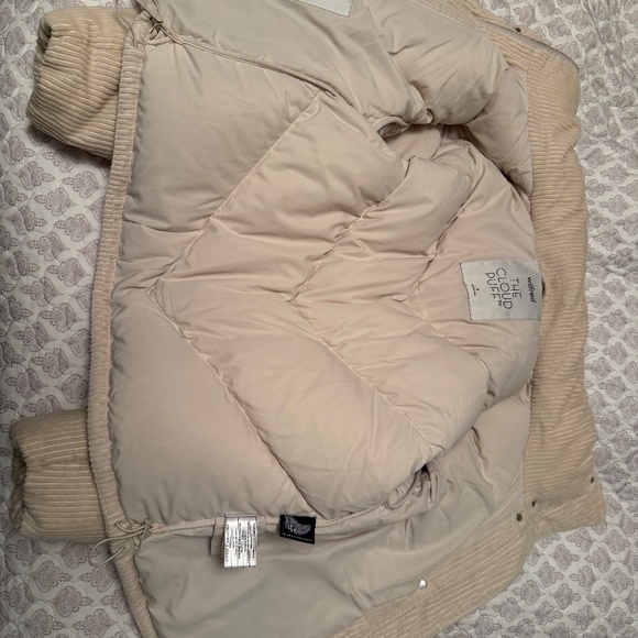 Wilfred The Cloud Puff jacket from Aritzia - goos down fill - Picture 6 of 6